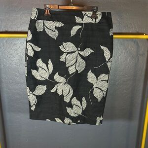 Ann Taylor Knee-length Black and White Pencil Skirt for Work
